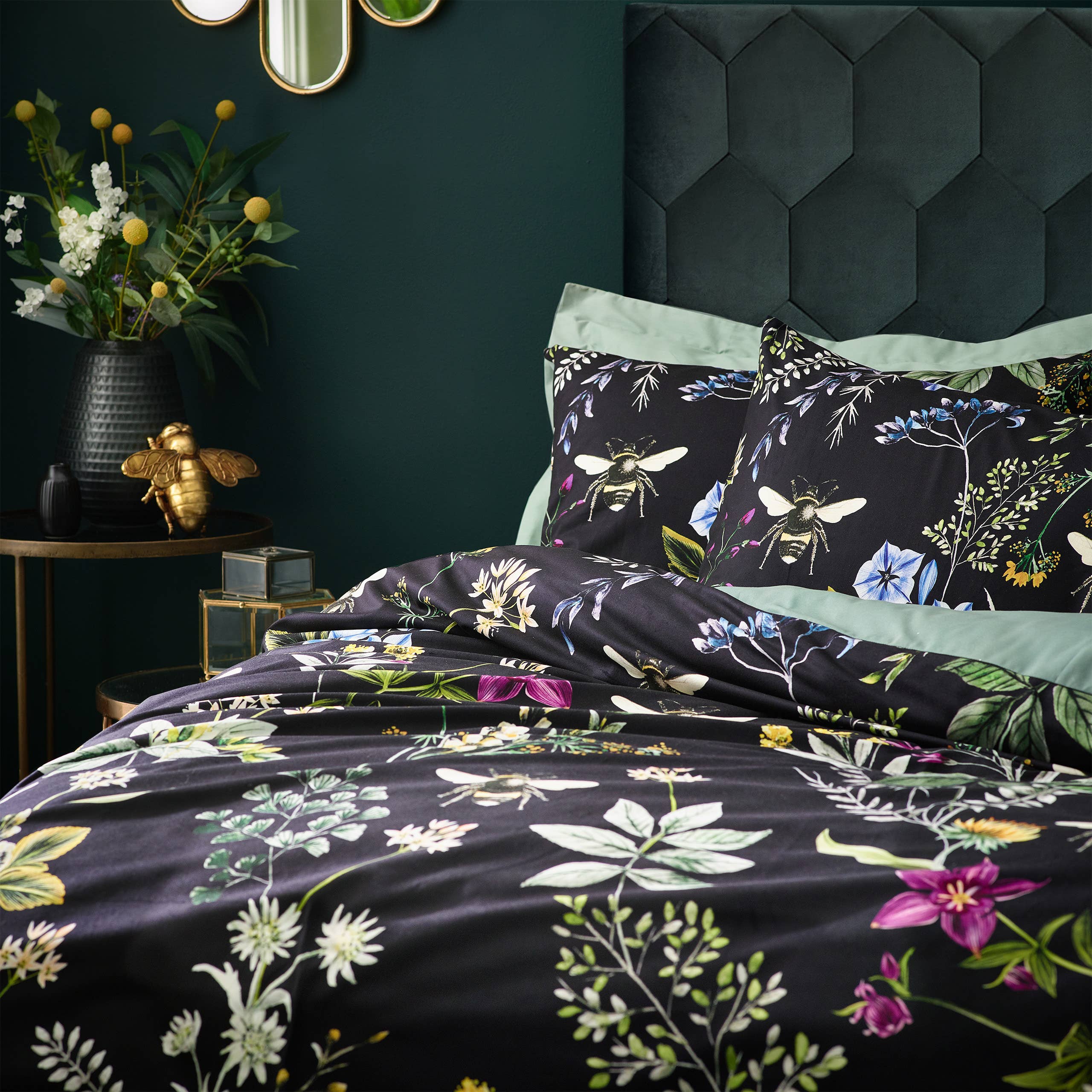 Midnight Bee Floral Velvet Duvet Cover Set Black for wholesale on Faire2