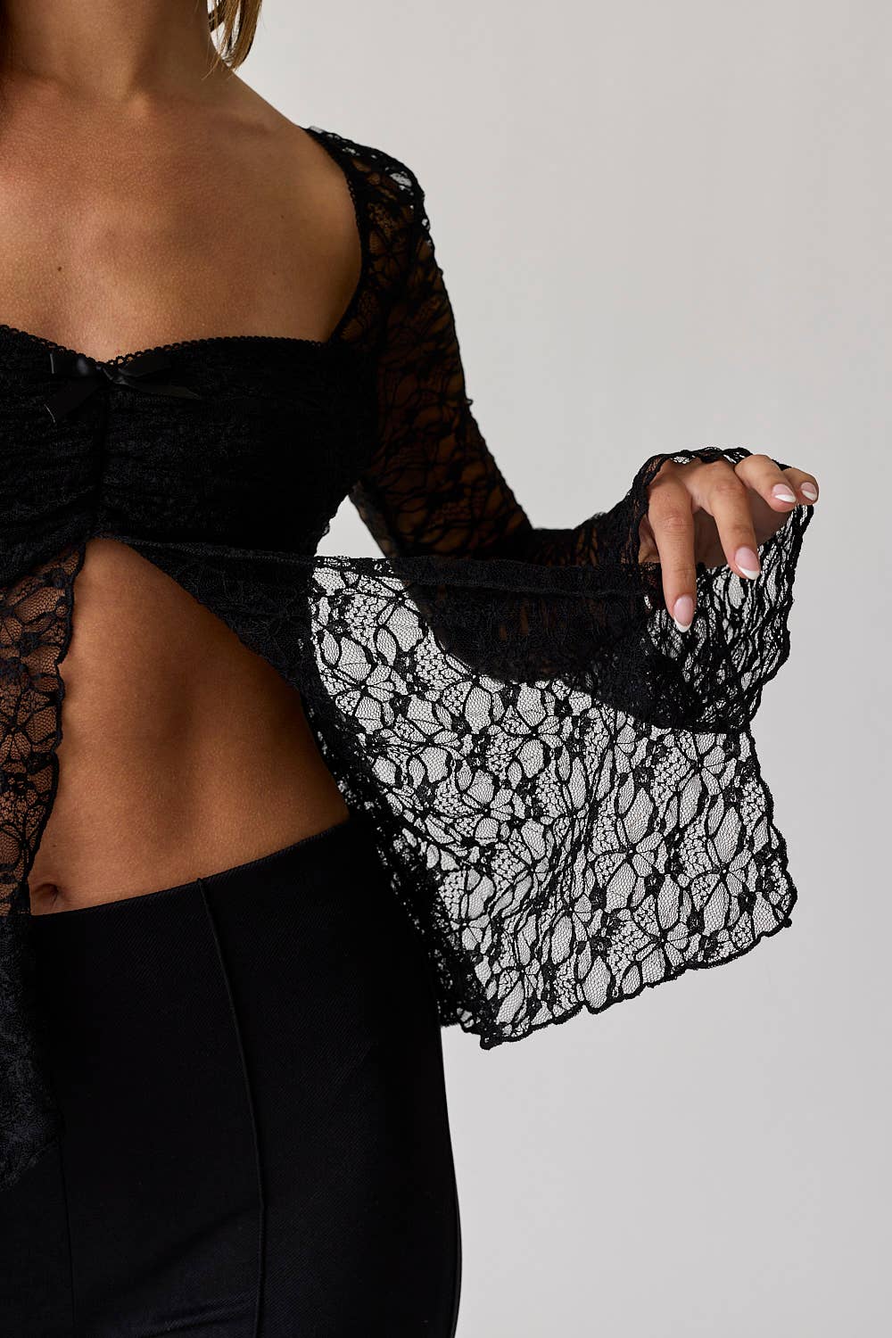 Papermoon - Wholesale Blouse - Women's - PT18216 - Ella Sweetheart Lace Top2