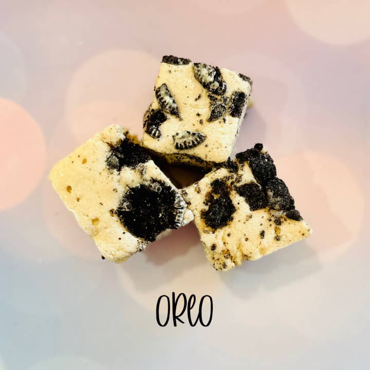 Darling Creations by Jenn - Wholesale Hot cocoa mix/kit - Cookies and Cream Hot Cocoa Bombs1