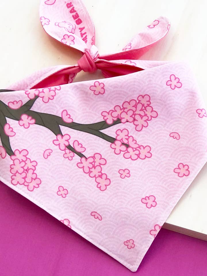 Bandana pour chien en fleurs de cerisier pour la vente par Oaty Bear: Cute Accessories for Cute Dogs