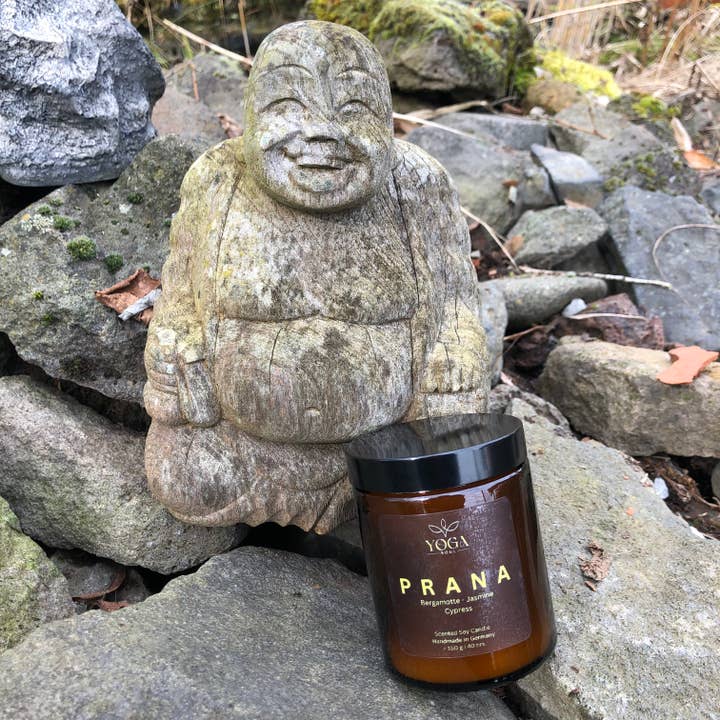 „PRANA” geurkaars voor yoga/meditatiebeoefening ca. 150 g voor wholesale door Heart & Soul Candles