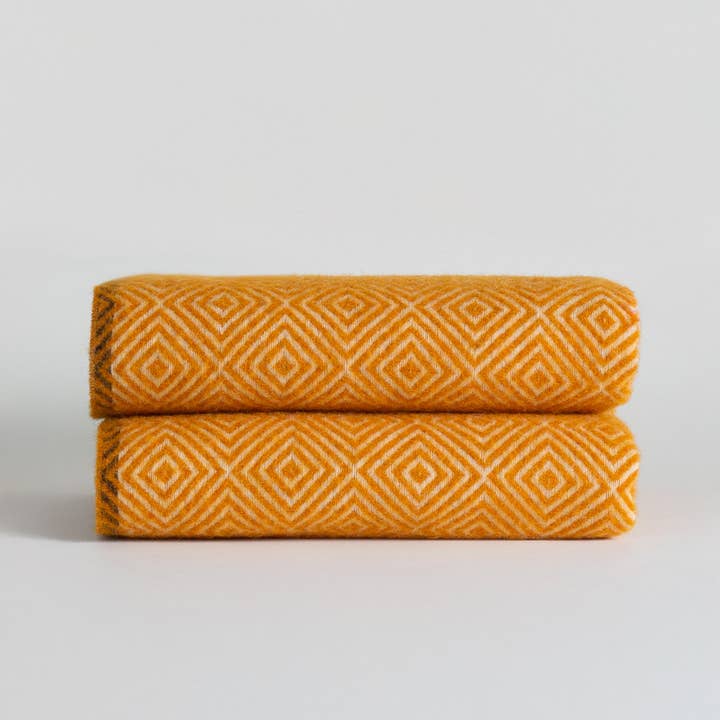 MoST - Wholesale Throw Blanket - Wool Throw Blanket VENEZIA Yellow1