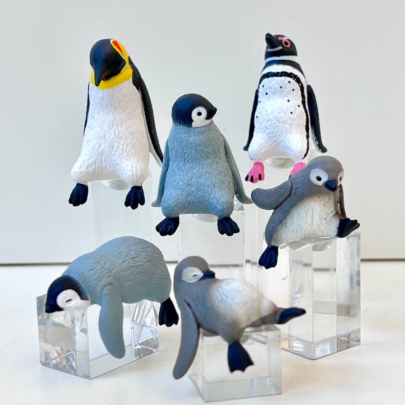 BCmini - Wholesale Decorative Figurine - 73098 Playful Hanging Penguin Blind Box-100
