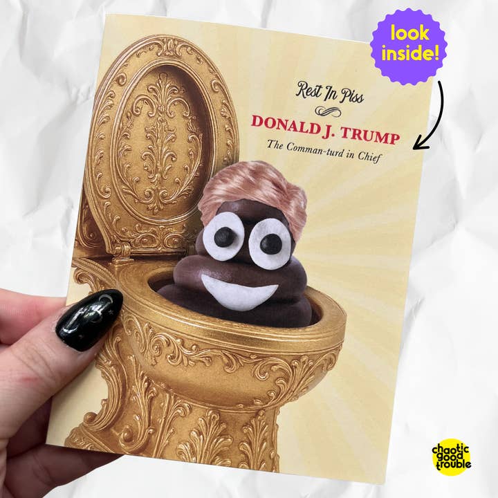 RIP Trump - Commande-merde en chef carte politique amusante pour la vente par Chaos Engine (formerly Eyedot Creative)