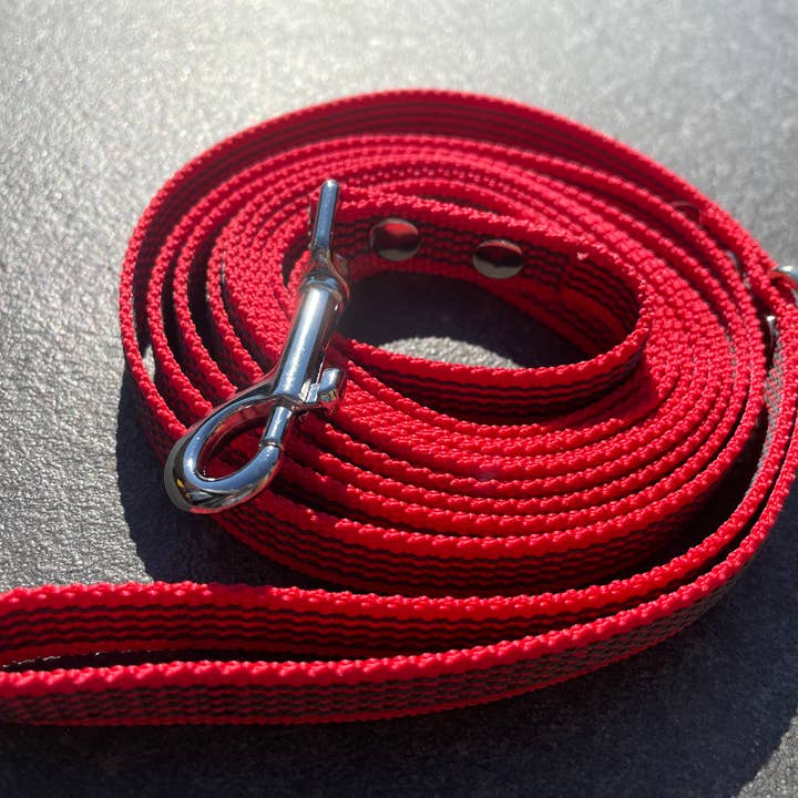 Extra Narrow Non-Slip Dog Leash Red for wholesale by Four Paws Boutique