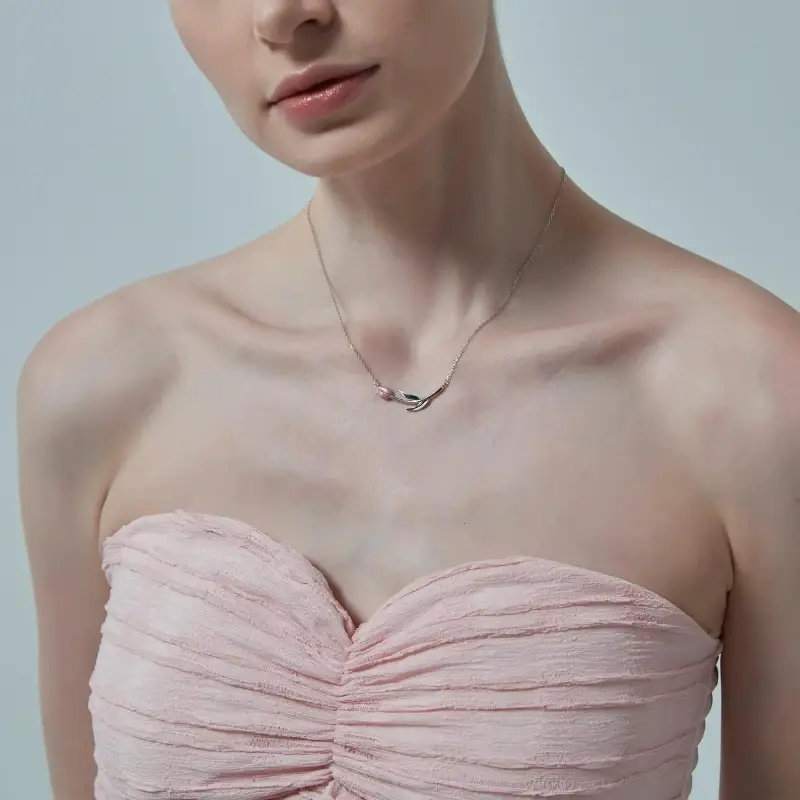 Perimade & Co. LLC – wholesale Hänge-/berlockhalsband – Horisontellt tulpan halsband i 925 Sterling Silver3