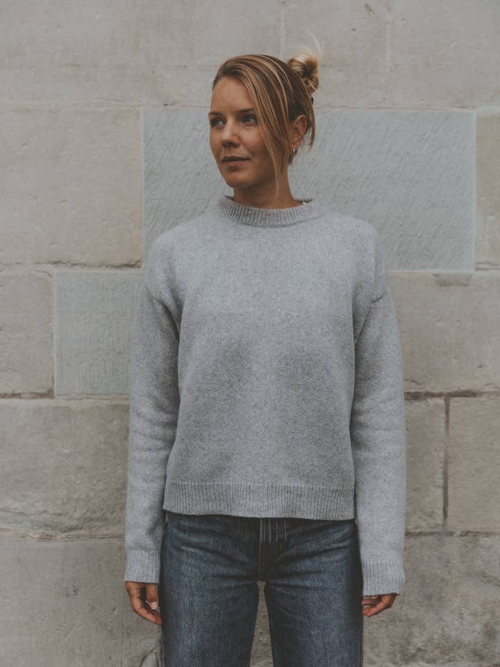 PURA Clothing - Wholesale Knit Sweater - Women's - CREWNECK SWEATER CASHMERE/SILK GREY5