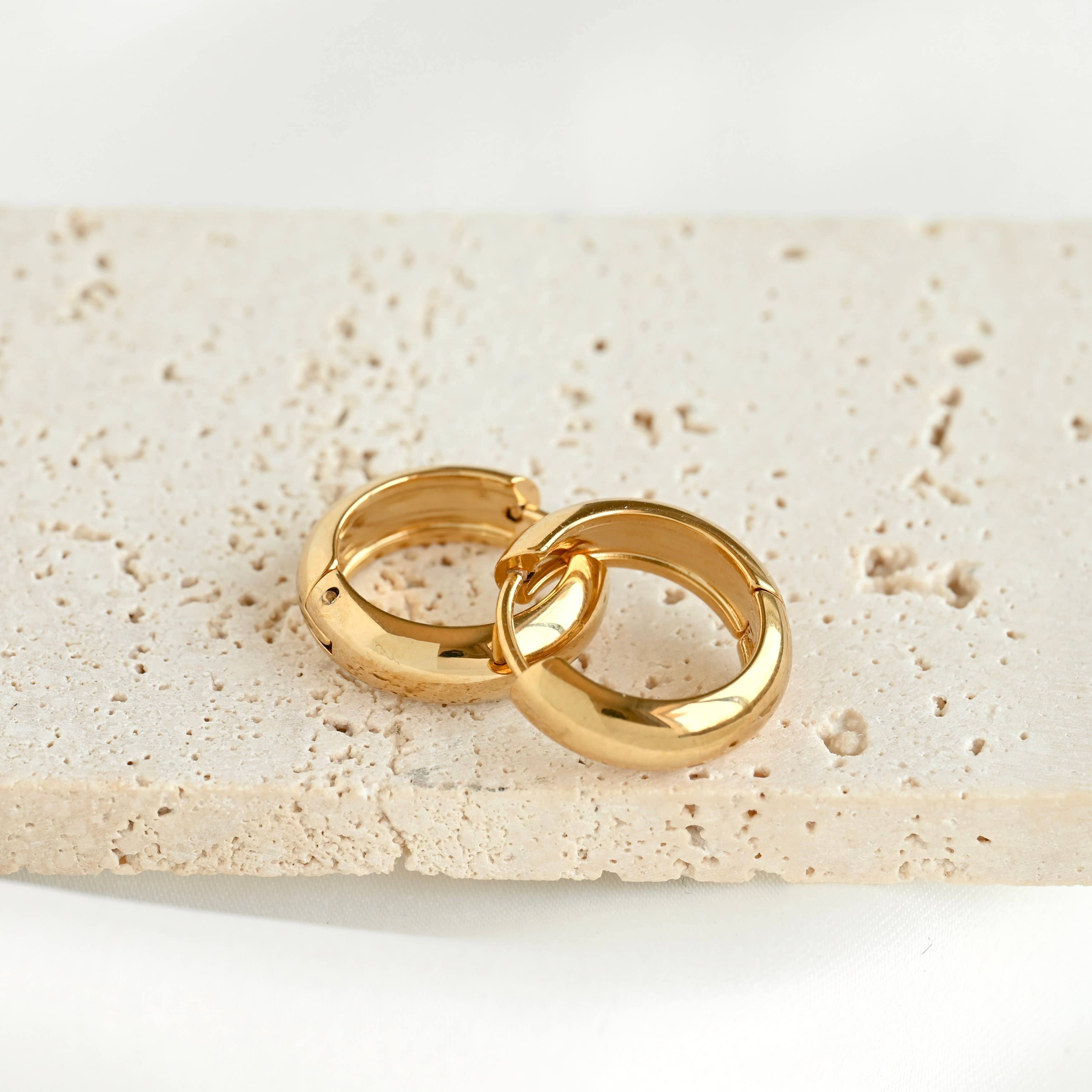 Blueyejewelry - Wholesale Hoop Earrings - Medium Bold Hoops - Waterproof Lightweight Hoop Earrings5