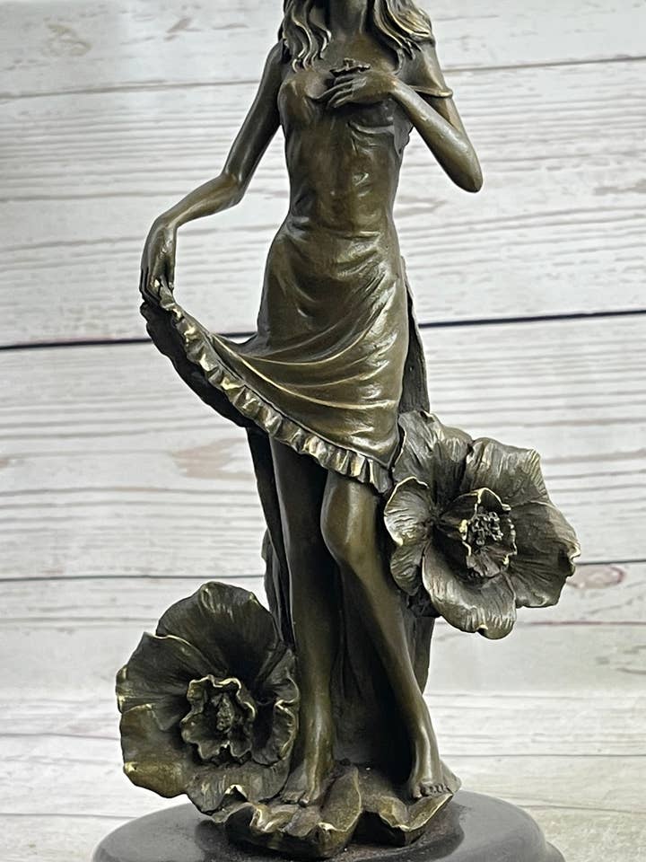 Signerad Moreau vacker liljeflicka med blombronsskulpturstaty Art Deco för wholesale av Bronzhaus