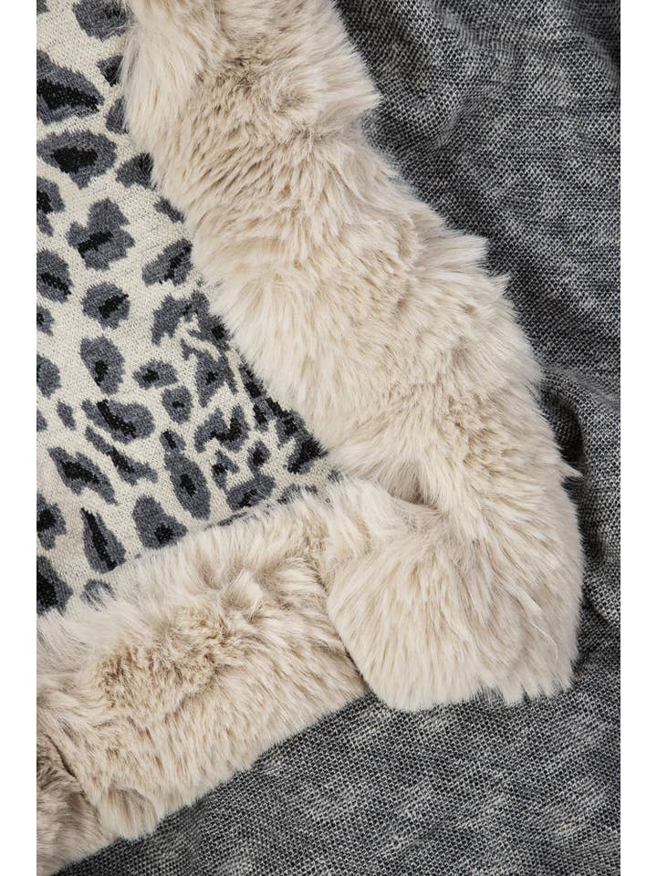 SAACHI - Wholesale Kimono - Women's - Faux Fur Cheetah Party Kimono3