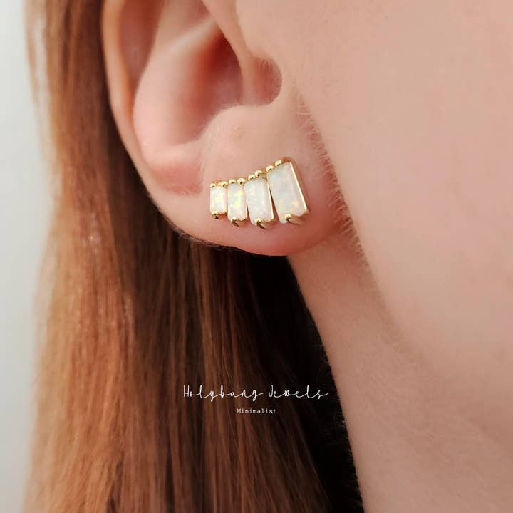MINIMALISTISCHE OPAL-BAGUETTE-OHRSTECKER - E-S3144 für den Großhandel von HolyBang Jewels
