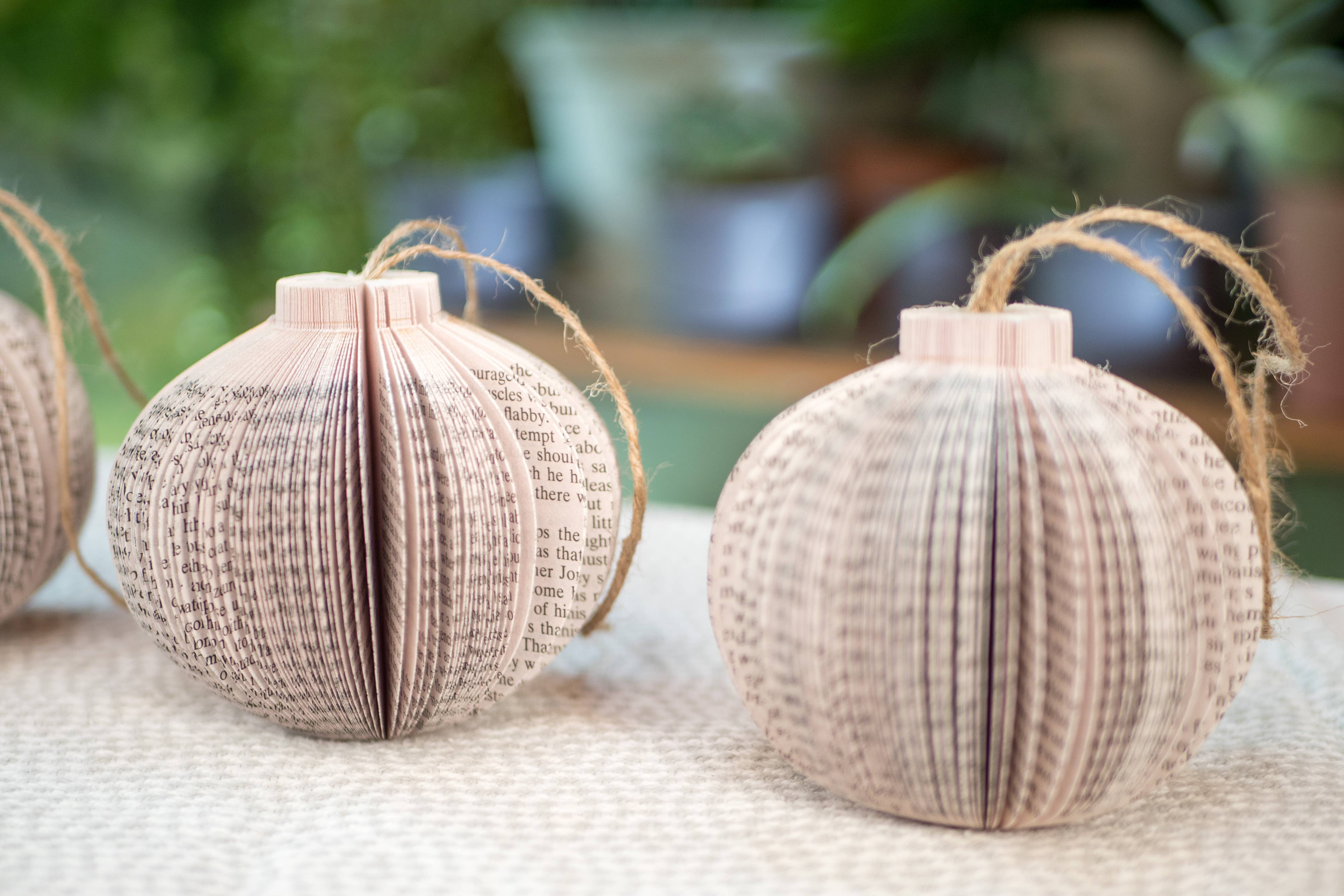 Root To Vine – wholesale Ornament – Book Christmas Ornament-Tree Ornament Book Gift Holiday3