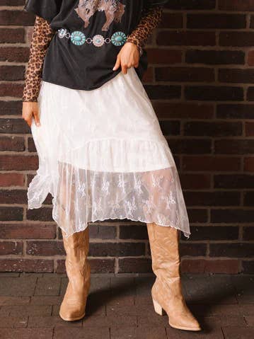 Ceinture Kinda Ranchy Floral Turquoise à maillons conchos Plus pour la vente par GRACE+EMMA by Southern Grace