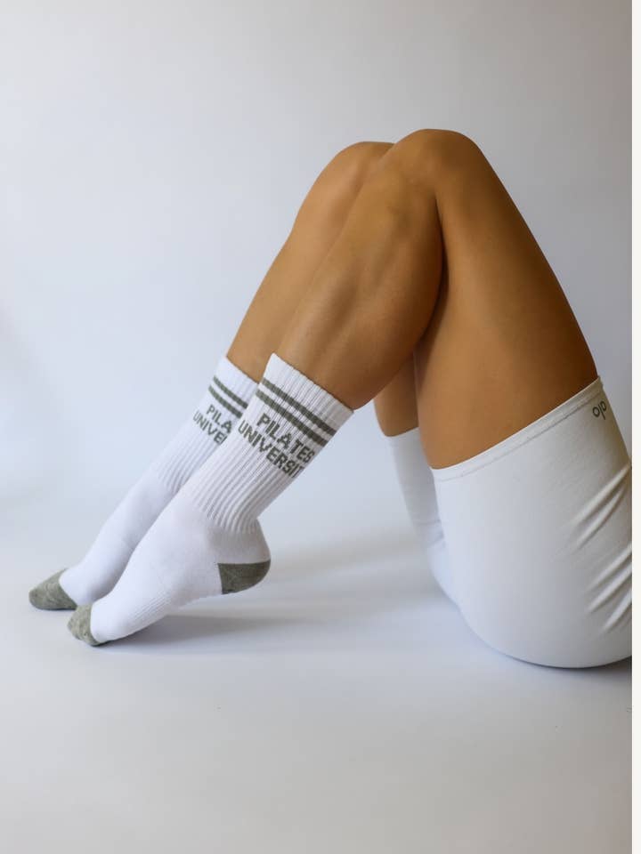 Calzini "The Dad" da donna per la vendita all'ingrosso da parte di Pilates University 1883