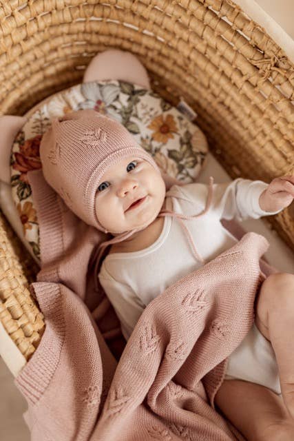 Ander – Engroshandel Hue til nyfødte - Baby – Forårsstrikket hat til børn 100% merinould fremstillet i Polen3