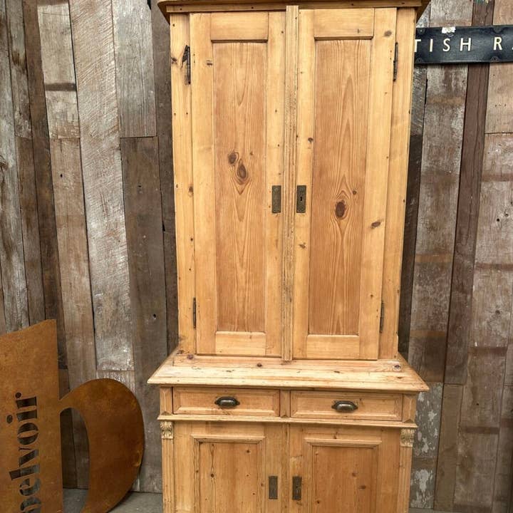 Antiguo armario de ama de llaves de pino francés, c. 1870 para venta al por mayor de belvoir