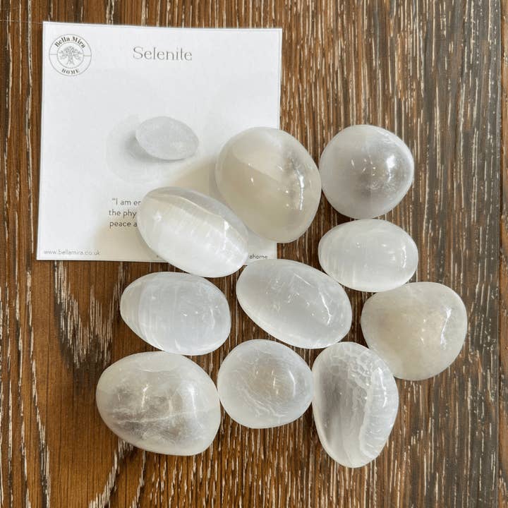 Seleniet getrommelde kristallen 100 gram met informatiekaarten voor wholesale door BellaMira Home