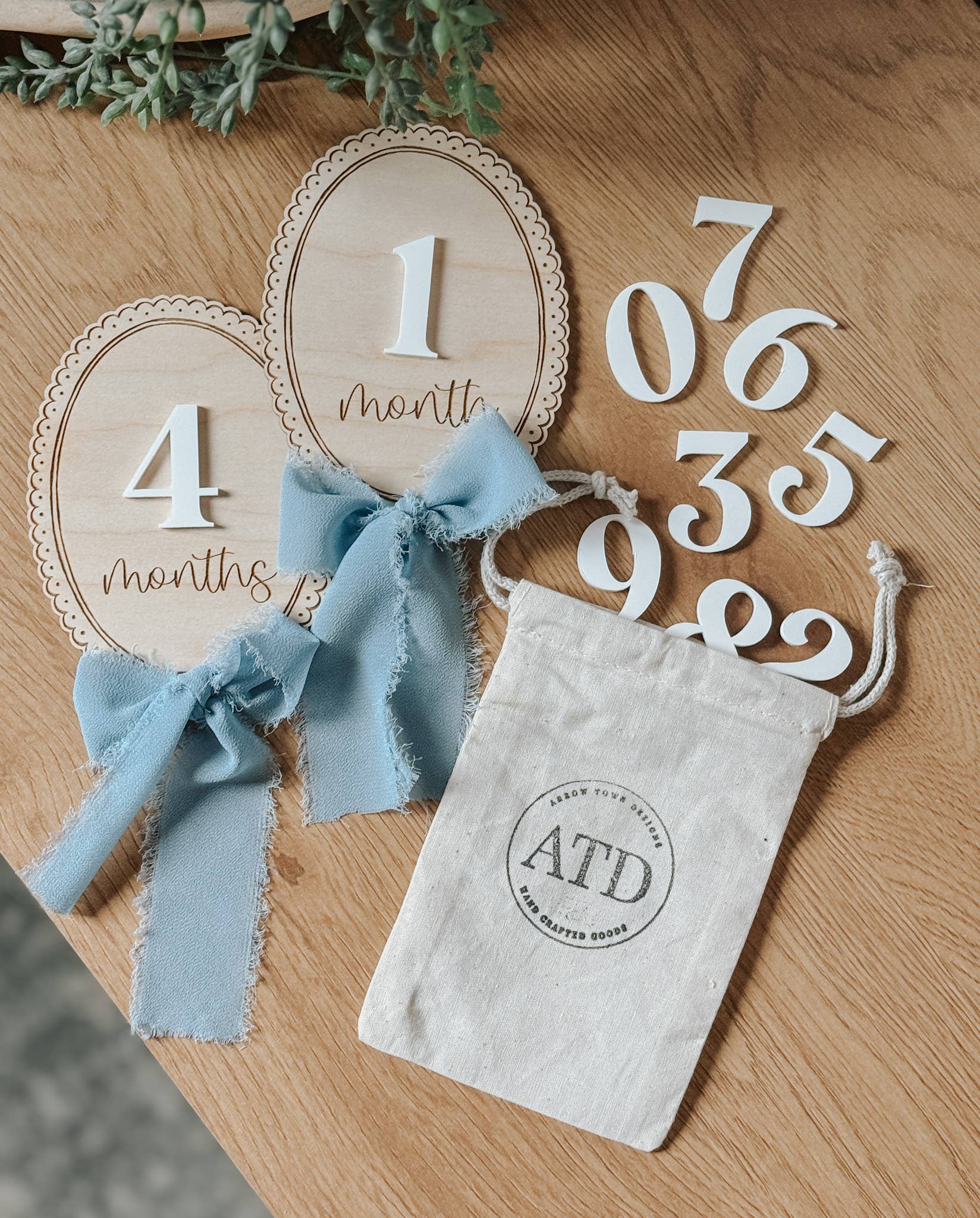 Arrow Town Designs – Engroshandel Mindesamler - Børn og baby – Mindebaby milepæl fotorekvisit skilt7