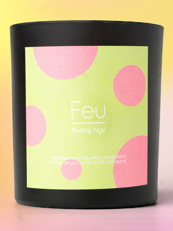 Bougie de luxe en cire de soja naturelle | Parfumée au tabac, au chêne et au jasmin pour la vente par Feu Candles