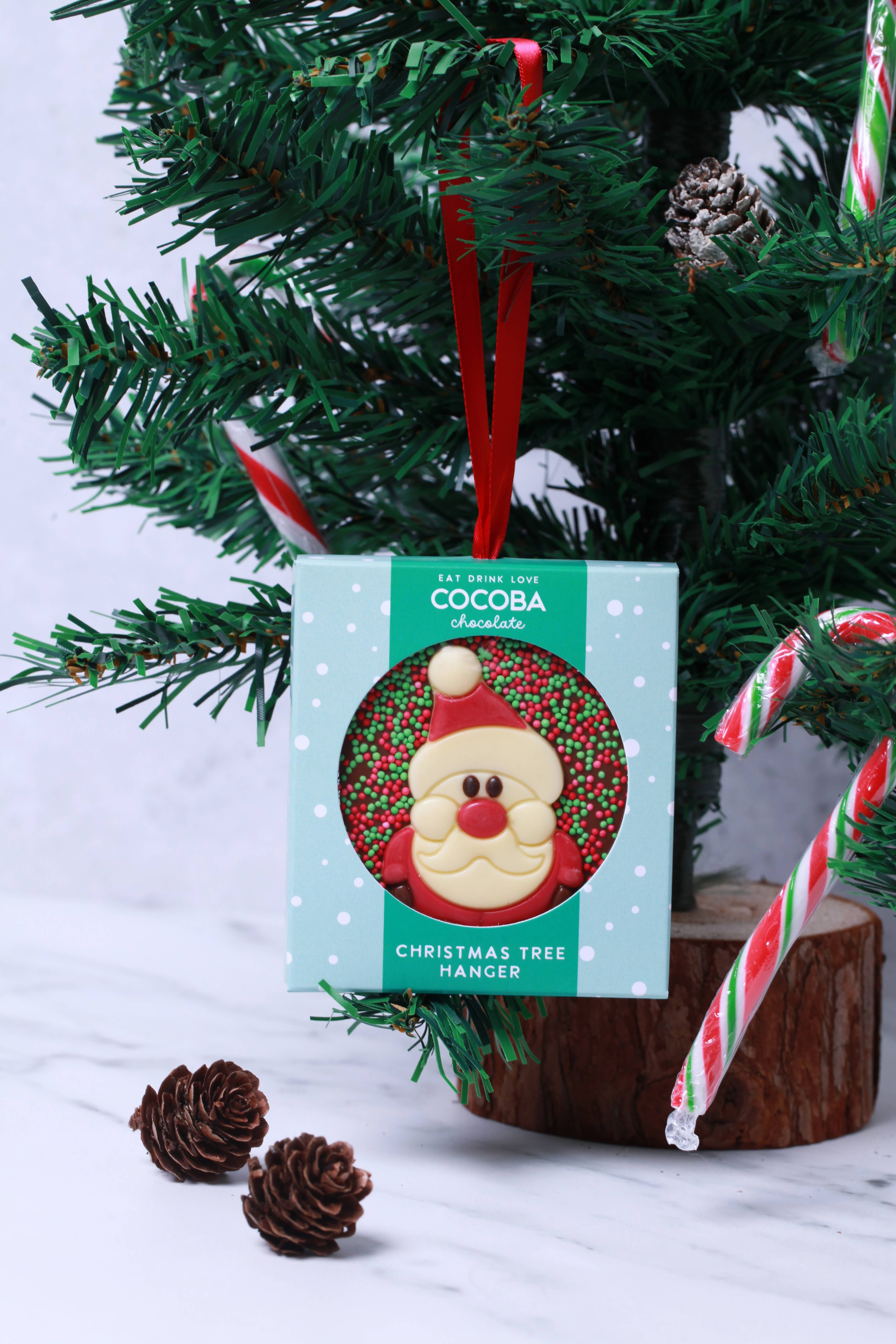 Cocoba – Großhandel Schokoriegel – Weihnachtsmann Milchschokolade Baum Aufhänger1