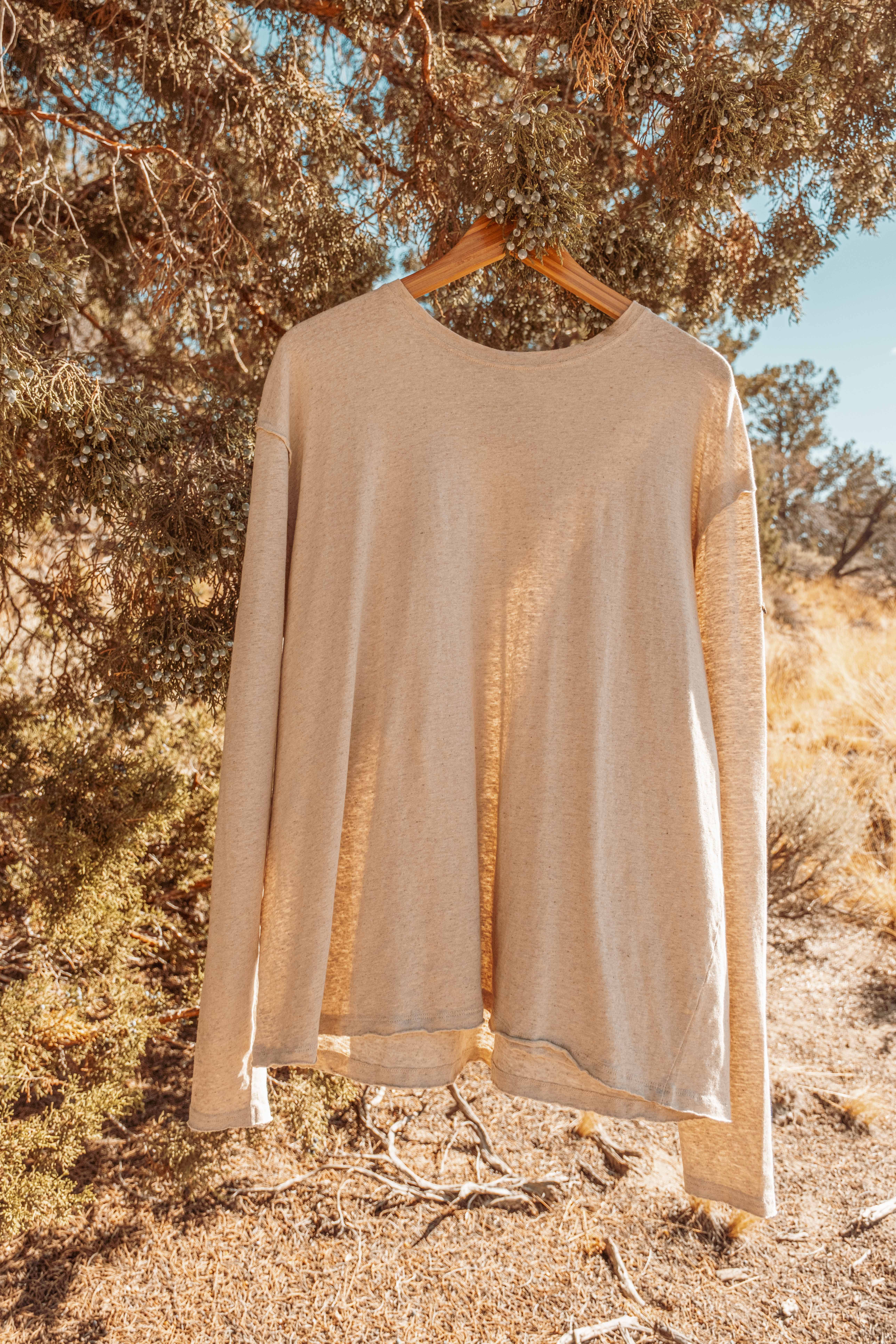 Canapa non sbiancata T-shirt a maniche lunghe in cotone biologico di canapa Blank Eco Unisex in vendita all'ingrosso su Faire9