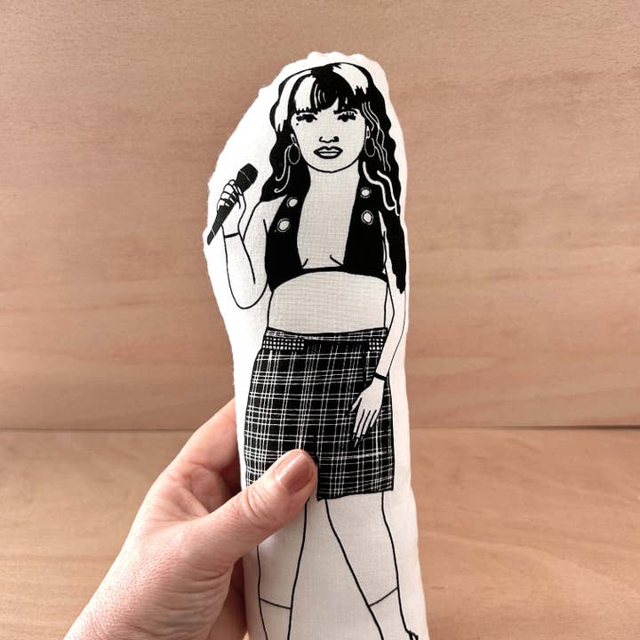 Fat Hen And Flo – wholesale Craft sewing kit – Lola Young - Sew Your Own Idol Kit1