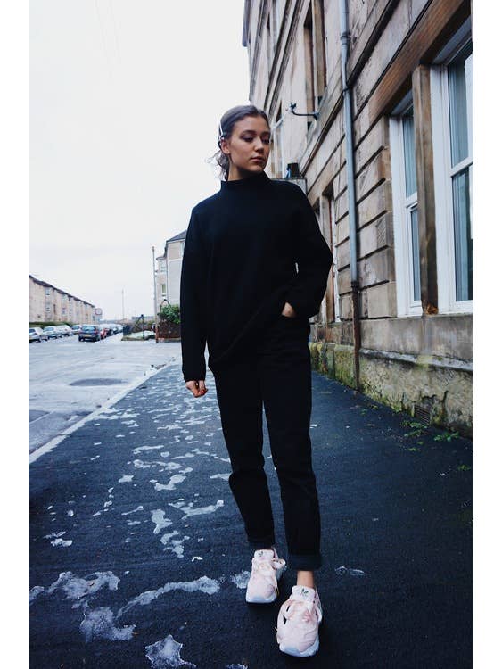 The Shoelace Brand – Engroshandel Snørebånd - Unisex – Champagne Silke – Gyldne Satin Snørebånd med Guldfarvede Metalspidser
