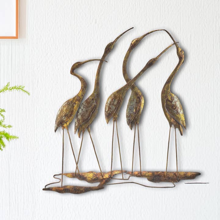 Décoration murale en forme d'oiseaux de rivage, groupe de cinq, avec capiz, coffre-fort pour l'extérieur pour la vente par Eangee Home Design