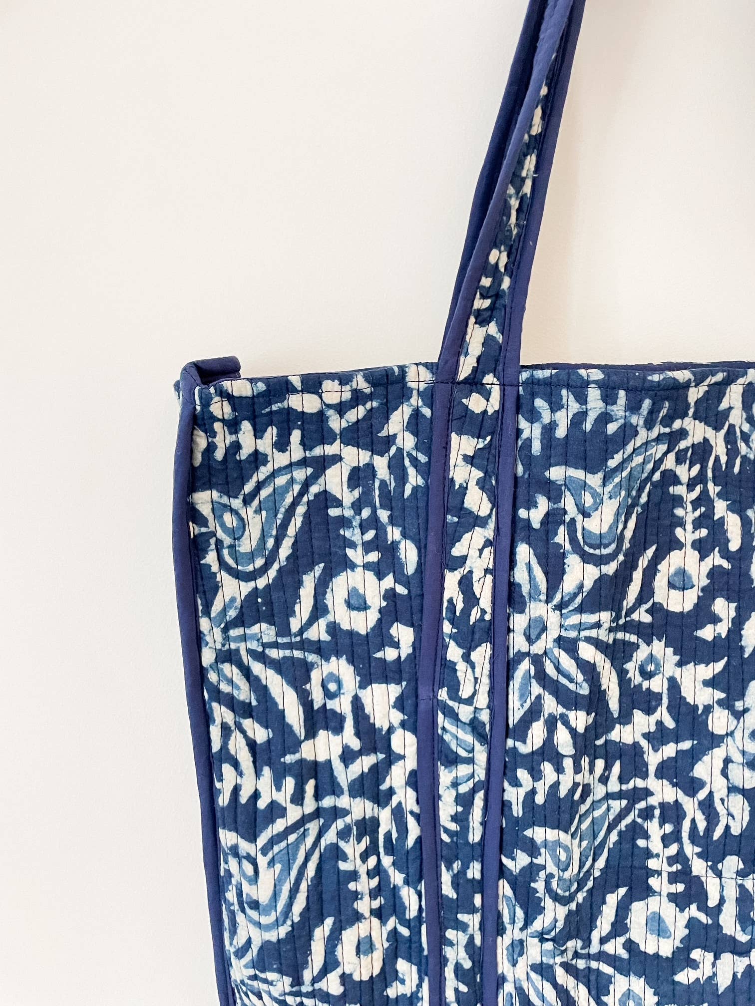 Kalyana Textiles – Engroshandel Tote bag - Dame – Tote-taske med bloktryk i naturlig indigo