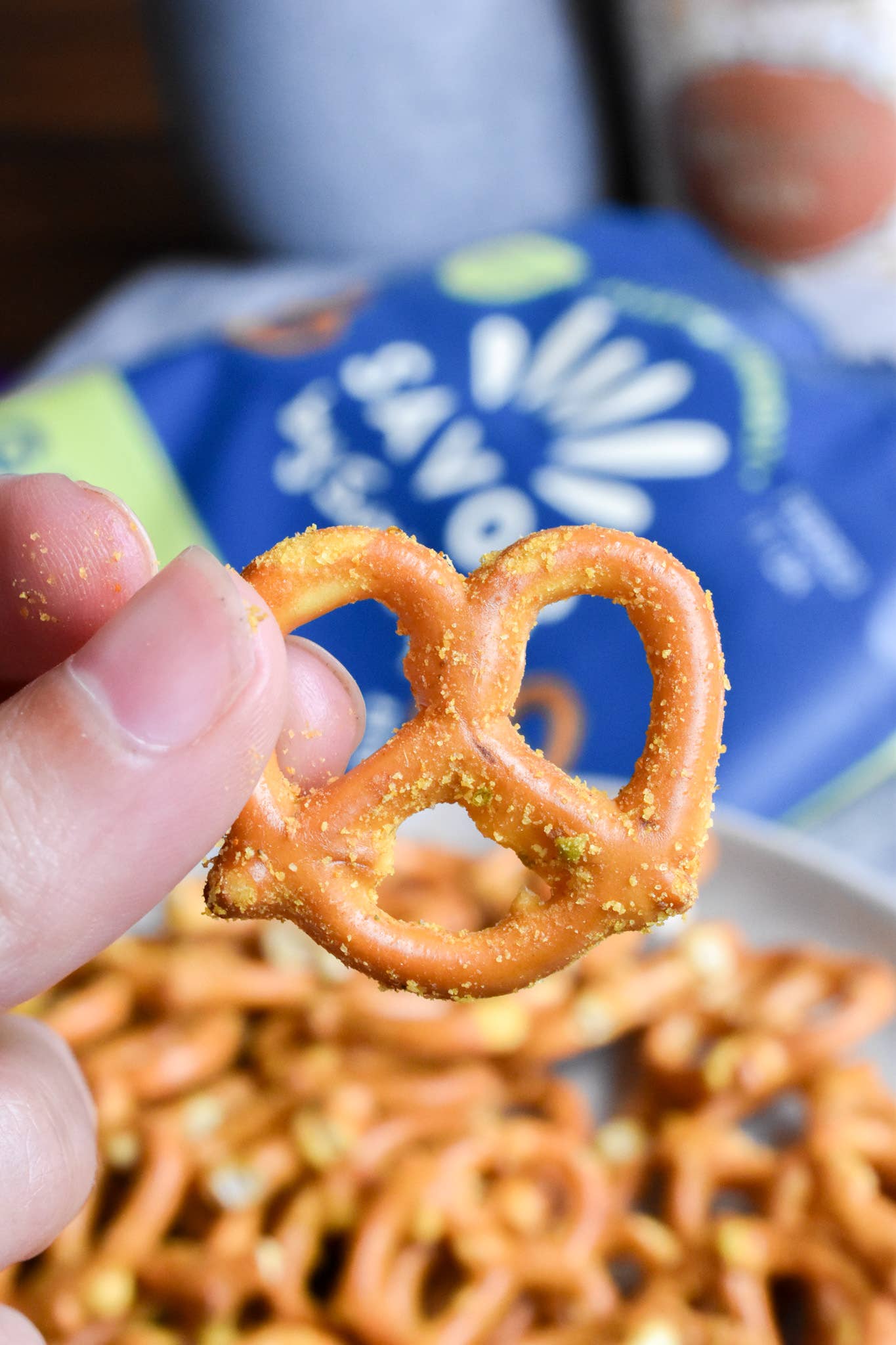 Savor by Suzie - Wholesale Pretzels - Roasted Garlic & Herb Grain Free Pretzels 5oz3