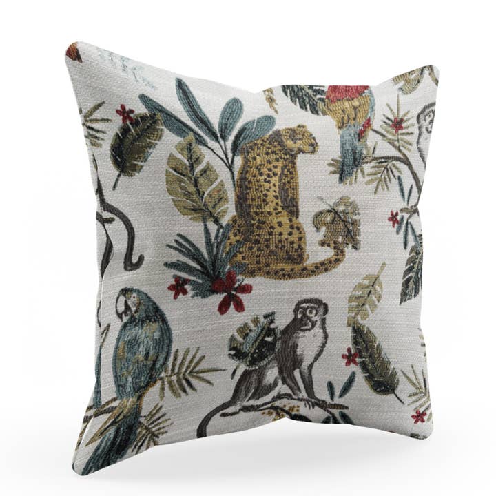 Coussin de Luxe Plutus Multi-Couleur Jungle Animale pour la vente par Plutus Home Brands