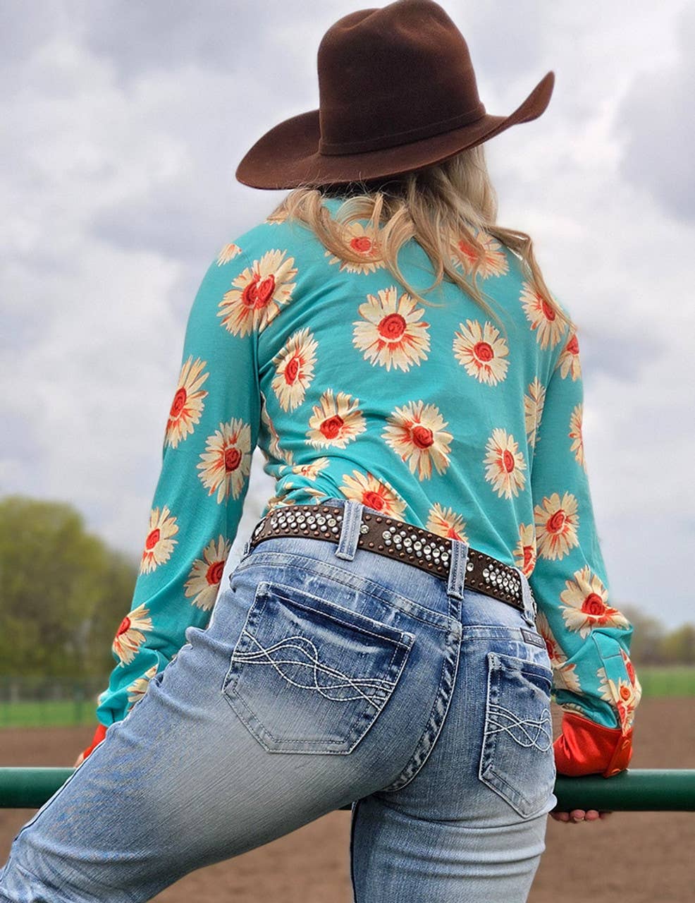 Cowgirl Tuff Co. / B. Tuff Jeans - Wholesale Button Down Shirt - Women's - Pullover Button Up Turquoise Floral Jersey Stretch1