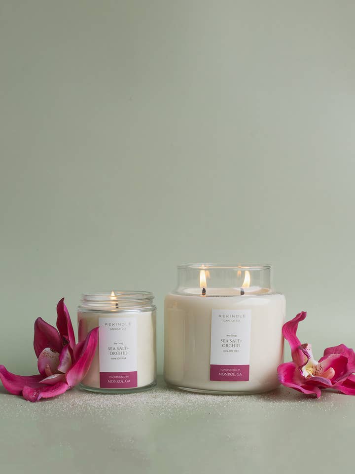 Bougie à mèche de soja en coton orchidée sel de mer pour la vente par Rekindle Candle Co