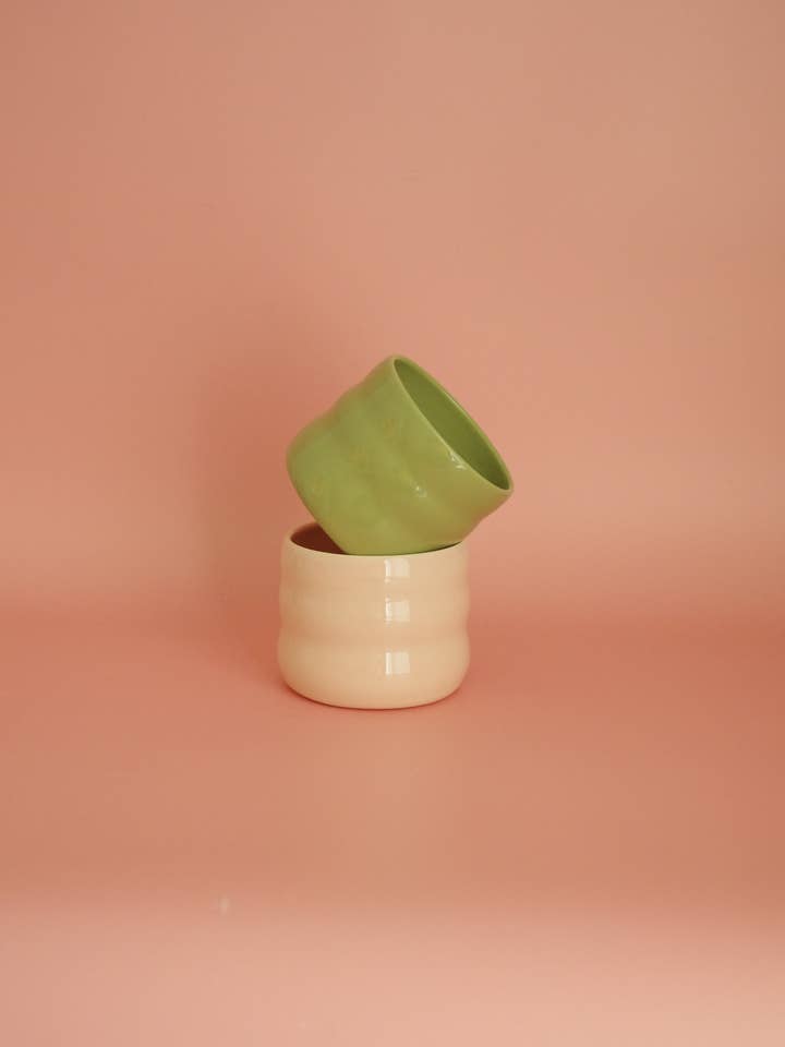 Wavy Snack bowl for wholesale by Lilas Clayground