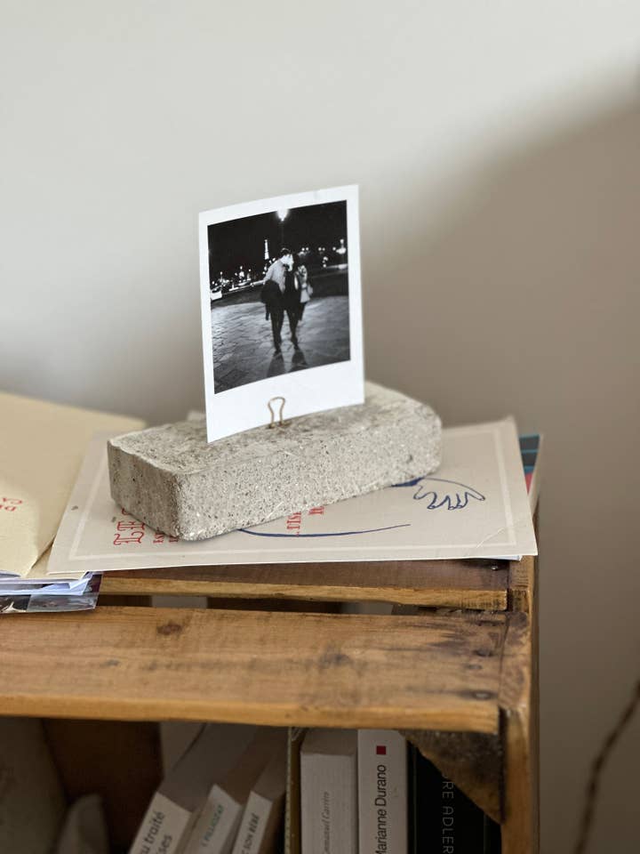 Porte Photo Albé pour la vente par Archi/Brut