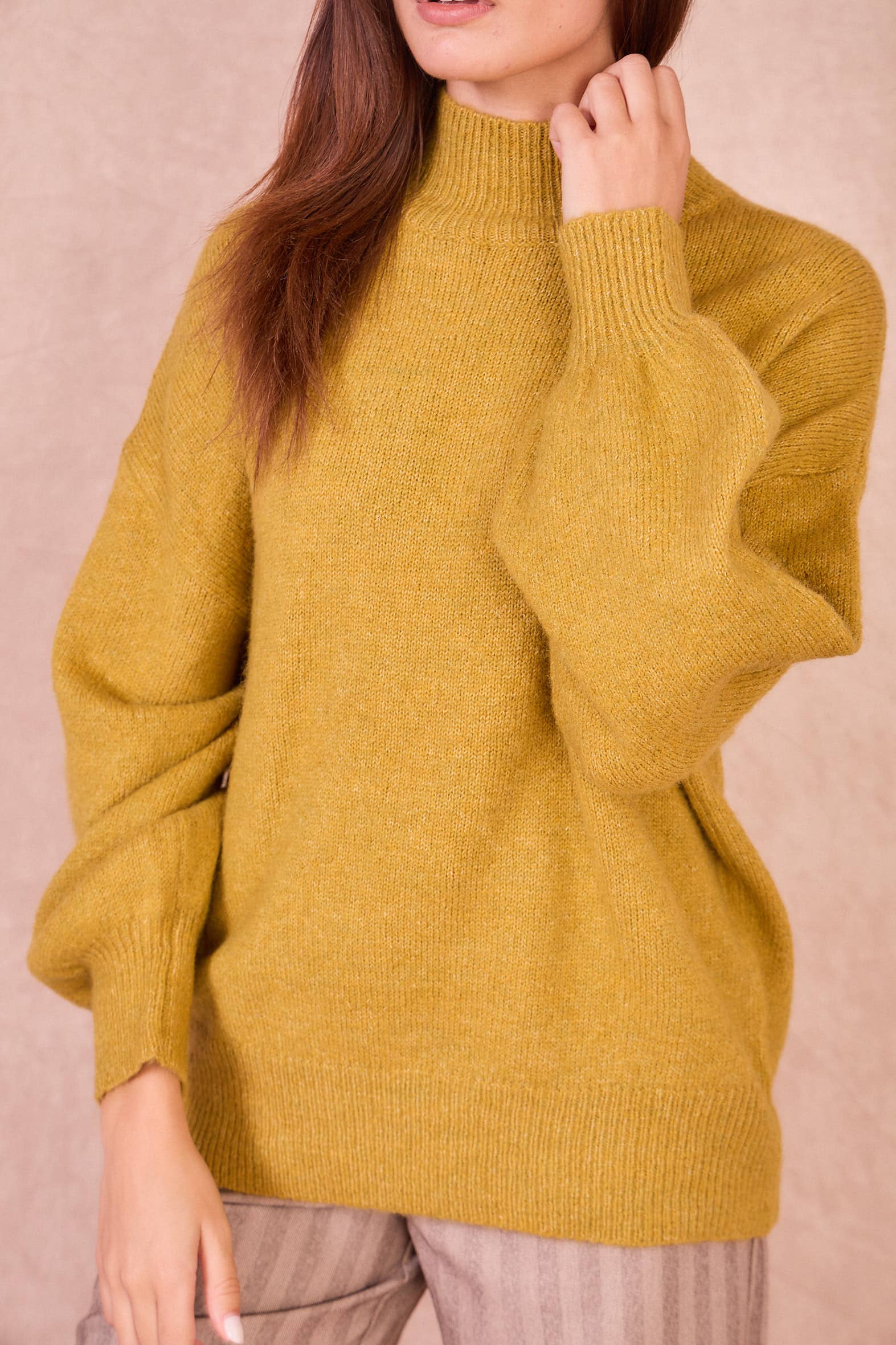 Calie Paris – wholesale Knitted jumper – Women′s – MANUELLA Sweater – Soft Balloon Sleeve Knit6