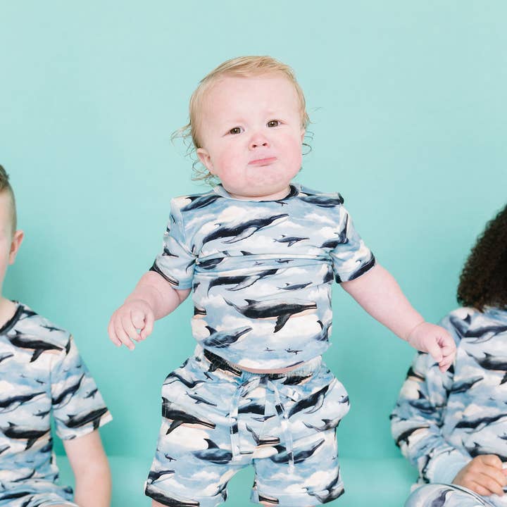 Bronze Moon Clothing Co. - Vendita all'ingrosso Completo top e pantaloncini - Bambini - Set corto - Balene volanti0
