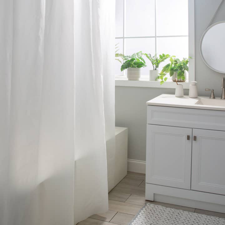 Moda at Home Enterprises, Ltd - Vendita all'ingrosso Fodere per tende da doccia - CORONA IN PEVA HEAVY LINER FROST