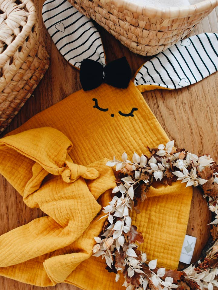 PROTOTYPE - Knuffeldoek Cocooning Knoopjes - Veranderende Harten voor wholesale door Louis & Jules Stambouli Conseil