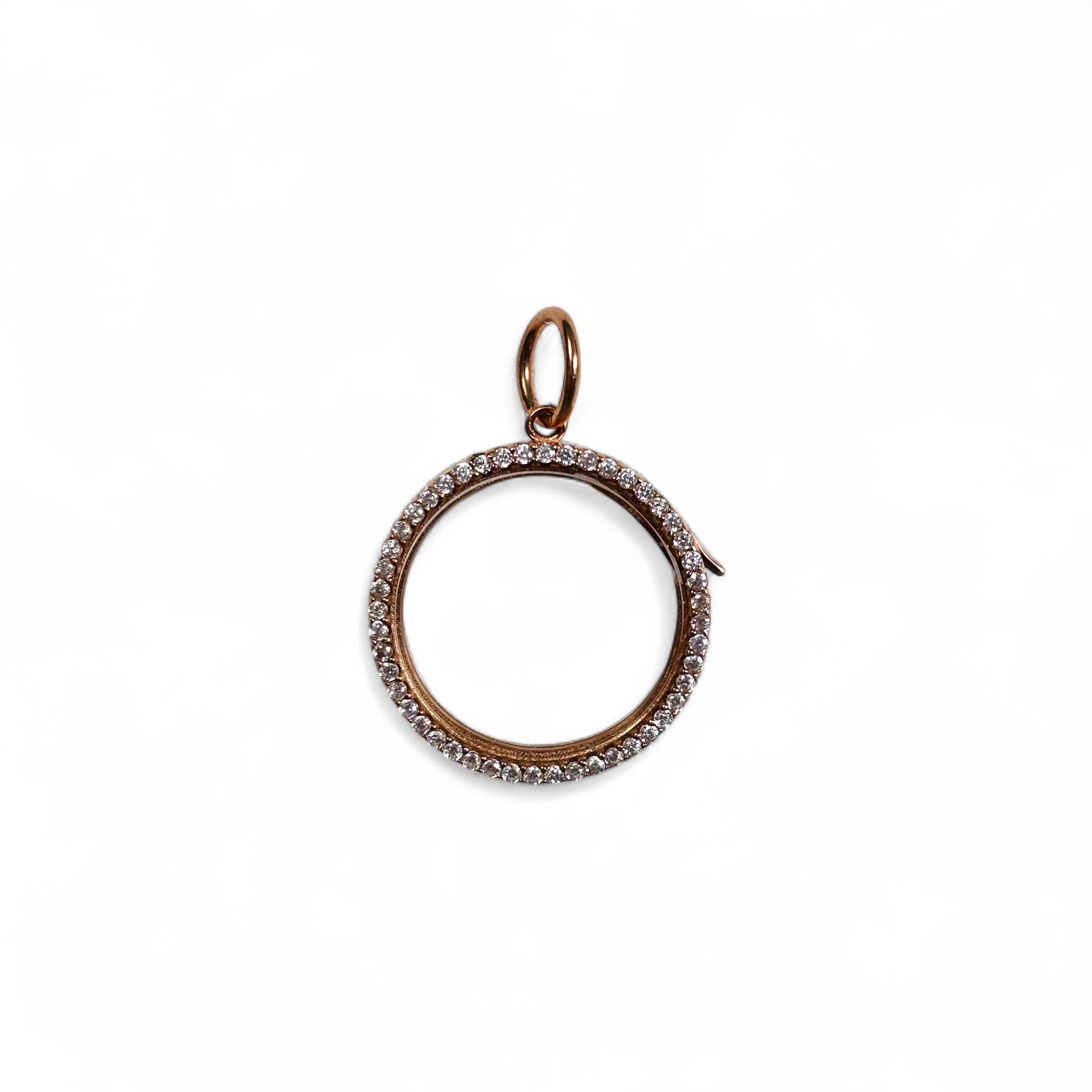 LB Beadz – Großhandel Medaillon-Ketten – Kleiner schwebender Pavé-Anhänger Medaillon2