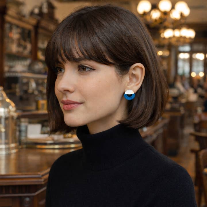 Virknålsarbetade knappar örhängen för wholesale av Loom Design