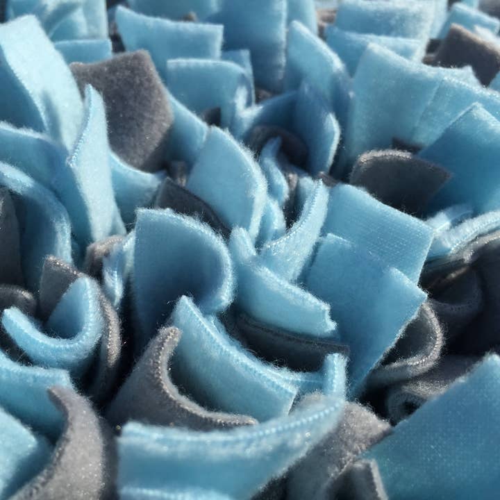 Tapete de snuffle lavável azul bebê e cinza escuro/nariz de animal de estimação forrageamento escolha seu tamanho por atacado de Life’s A Treasure Mat