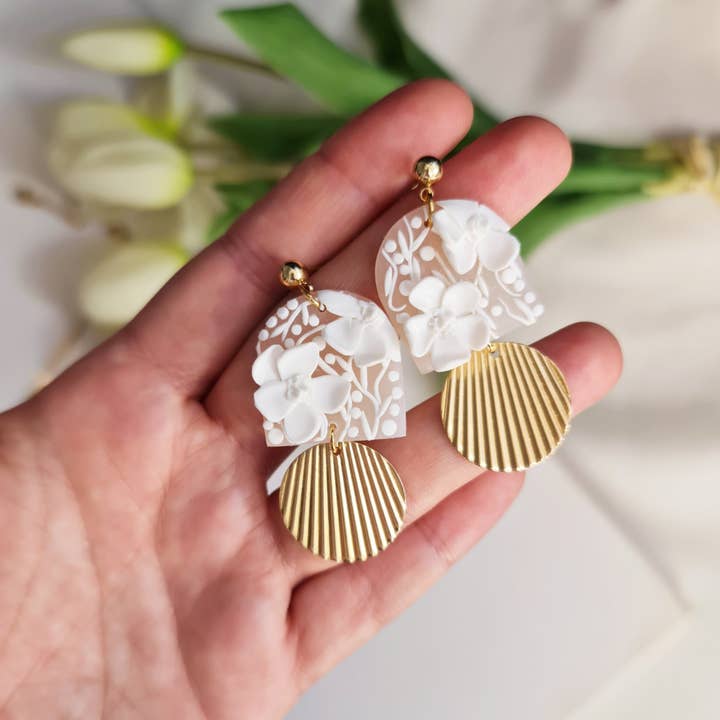 Studio Niani – Brincos de argola por atacado – Brincos de Noiva Florais em Argila Polimérica3