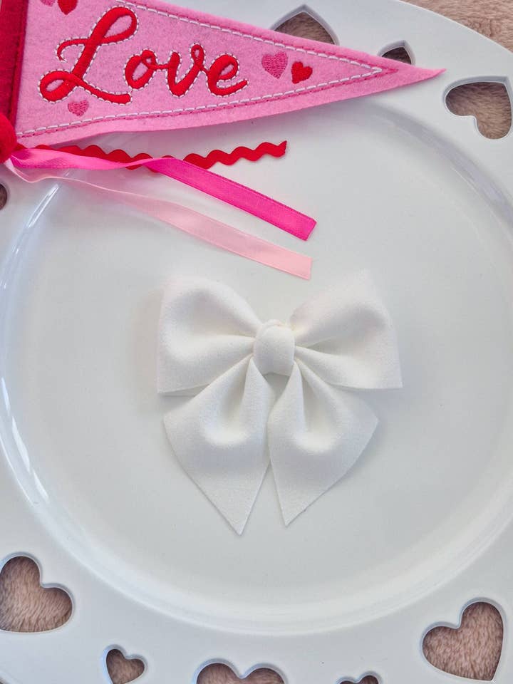 Mini Crêpe Fiocco Annabelle-Bianco per la vendita all'ingrosso da parte di Dainty Delights Creations