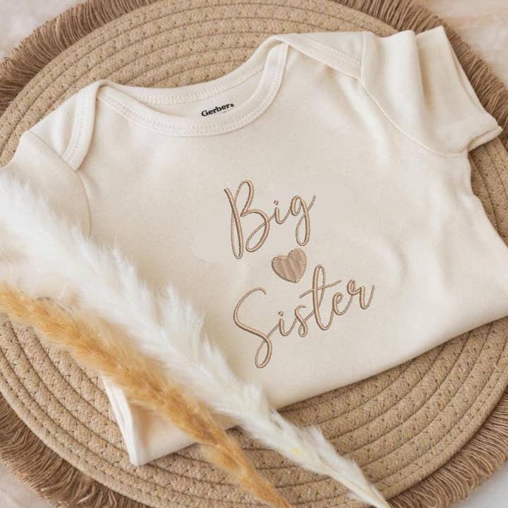 Magliette coordinate ricamate per sorelle grandi e piccole per la vendita all'ingrosso da parte di ART OF DOTS