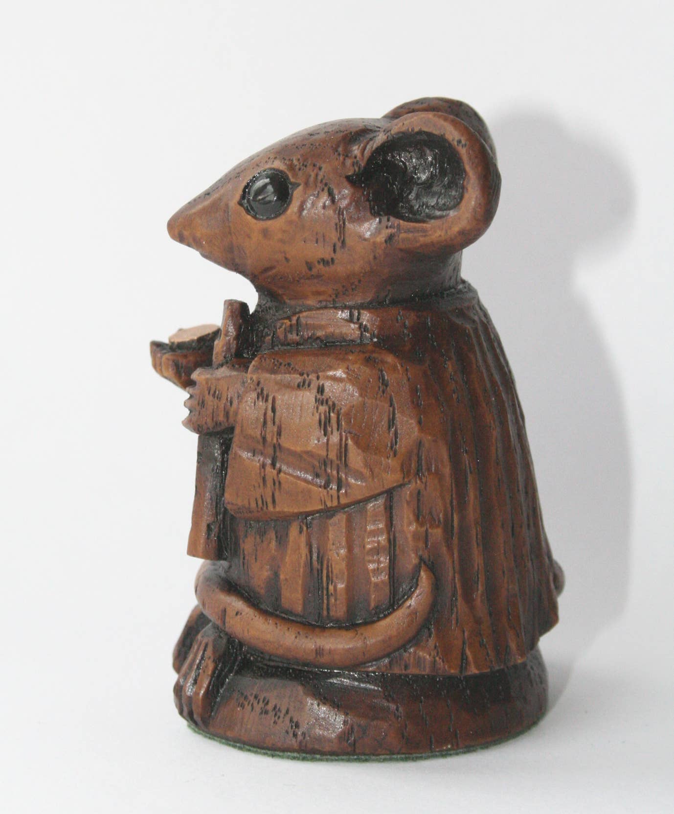 Oakapple Designs Ltd - Wholesale Decorative Figurine - Church Mouse Busking. Reproduction carving Ornament Gift.1