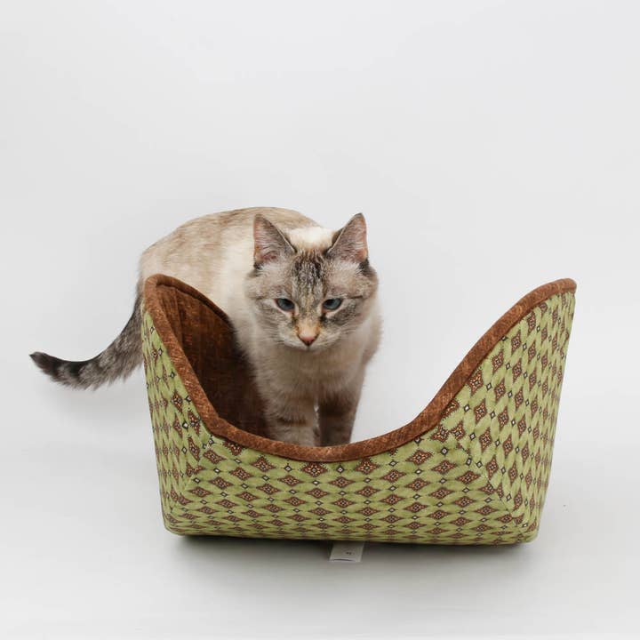 The Cat Ball - Wholesale Pet Bed - Cat/Dog - Jumbo Cat Canoe Bed - Taco-Shaped Nest for Cats and Dogs15