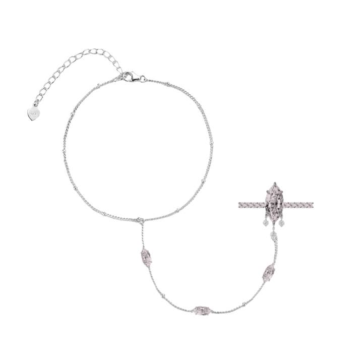 Bague en argent sterling avec moissanite taille marquise et diamant suspendu + chaîne de main pour la vente par Ring Deluxe Fine Jewelry