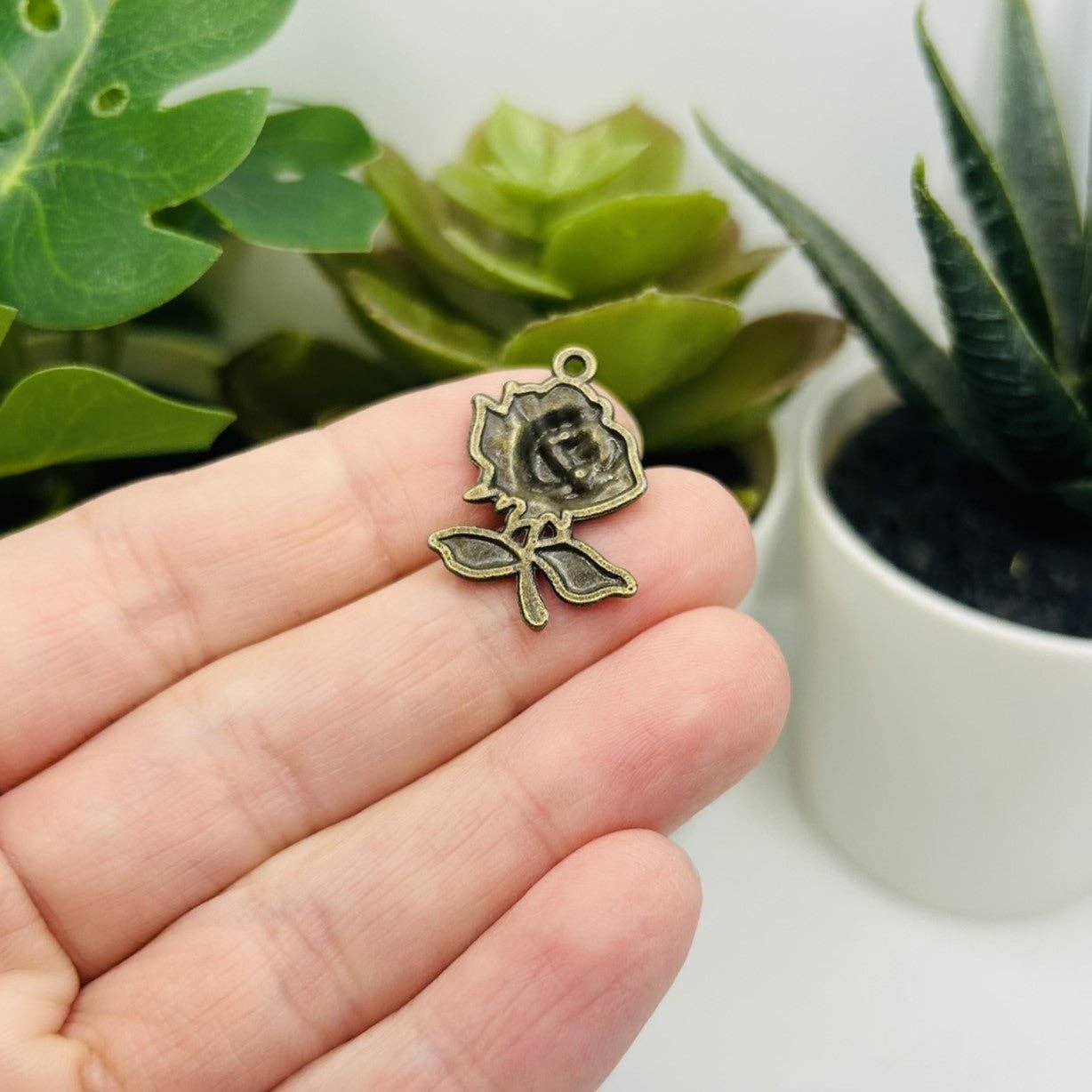 Guerrilla Charm - Wholesale Individual Charm/Pendant - Bronze Rose Flower Charms, 25x17mm2