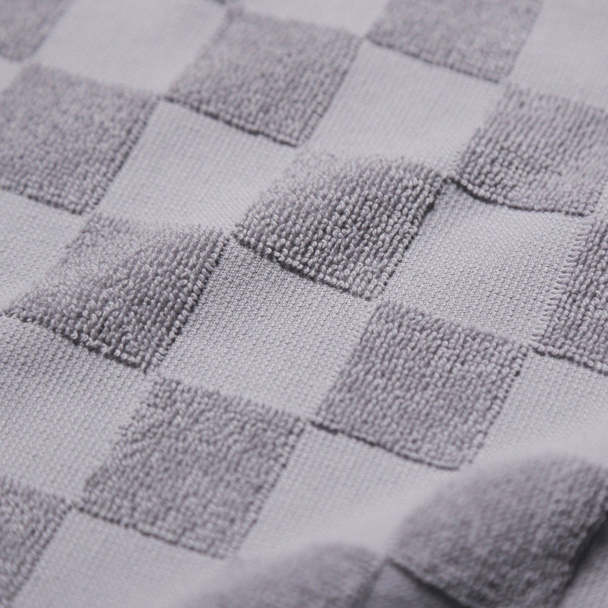 Happy Place Brand - Wholesale Bath Towel - Organic Checkered Bath Towel10